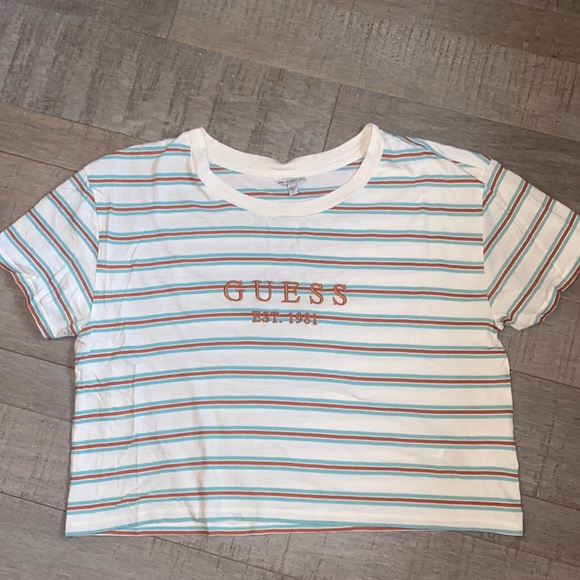 Guess Cropped Tshirt - Picture 1 of 3